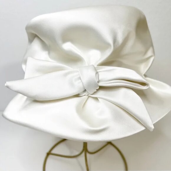 Vintage Accessories - Vintage Clover Lane Satin Bucket Hat